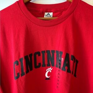 NWT UC Bearcats University of Cincinnati T-Shirt Red Big 12 Football Size XL NEW